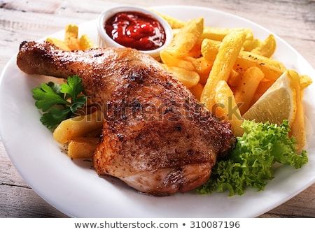 Fries with grilled chicken 