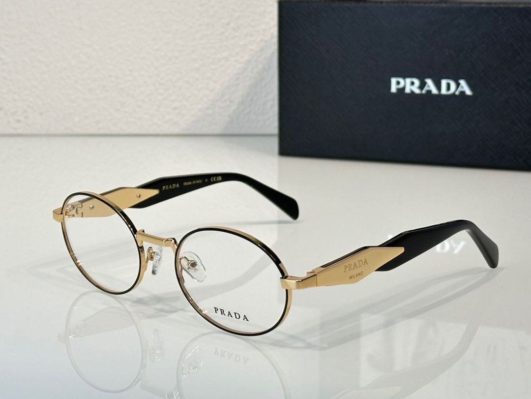 PRADA  