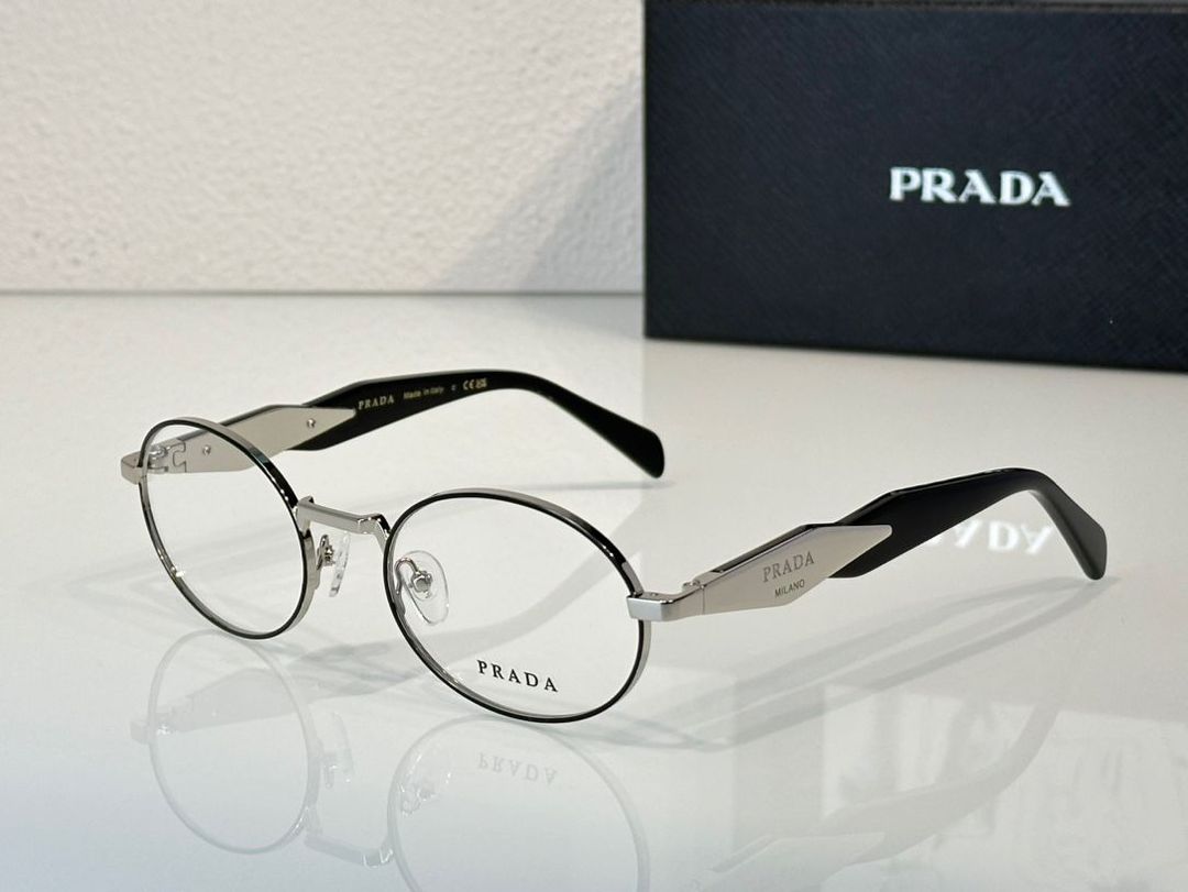 PRADA  