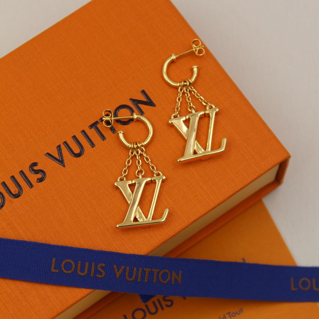 LOUIS VUITTON  