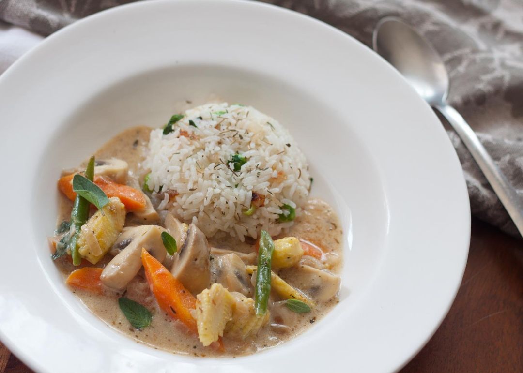 Beef stroganoff with plain rice or fried rice 