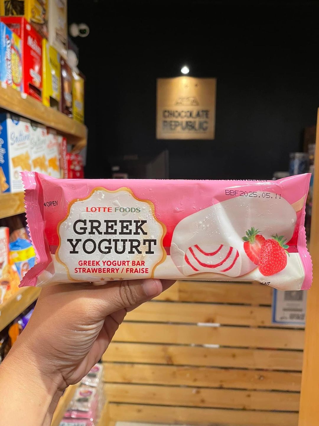 Lotte Greek Yogurt Strawberry