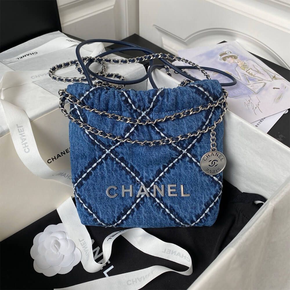 CHANEL 22 Mini bag