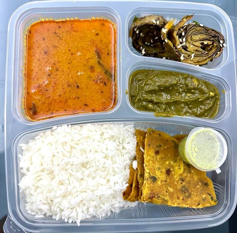 Gujarati Thali (Min 3 Sets)