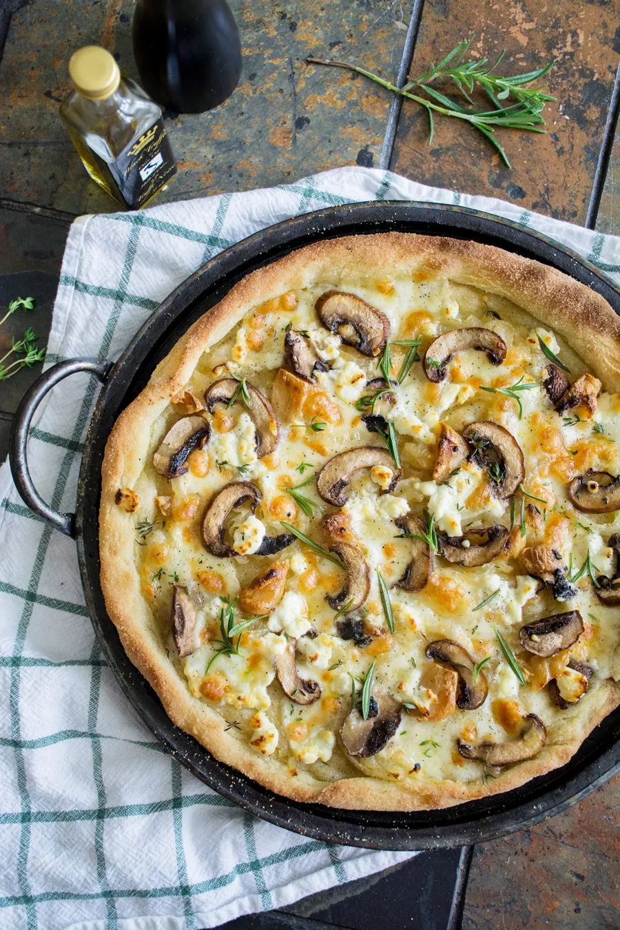 MUSHROOM PIZZA 