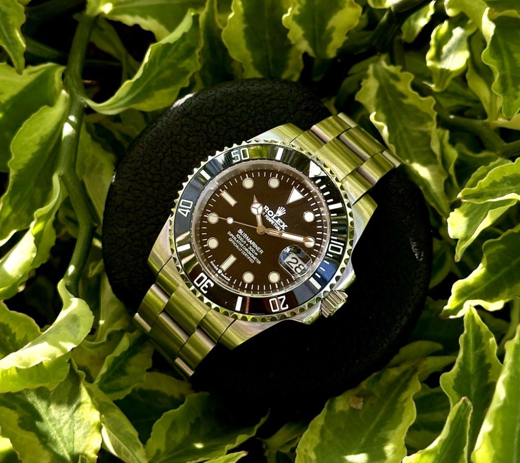 Black 'Rolex' Logo Submariner