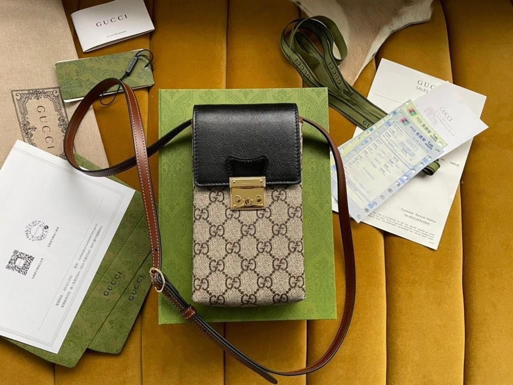 GUCCI GG Supreme Monogram Padlock Phone Crossbody Bag