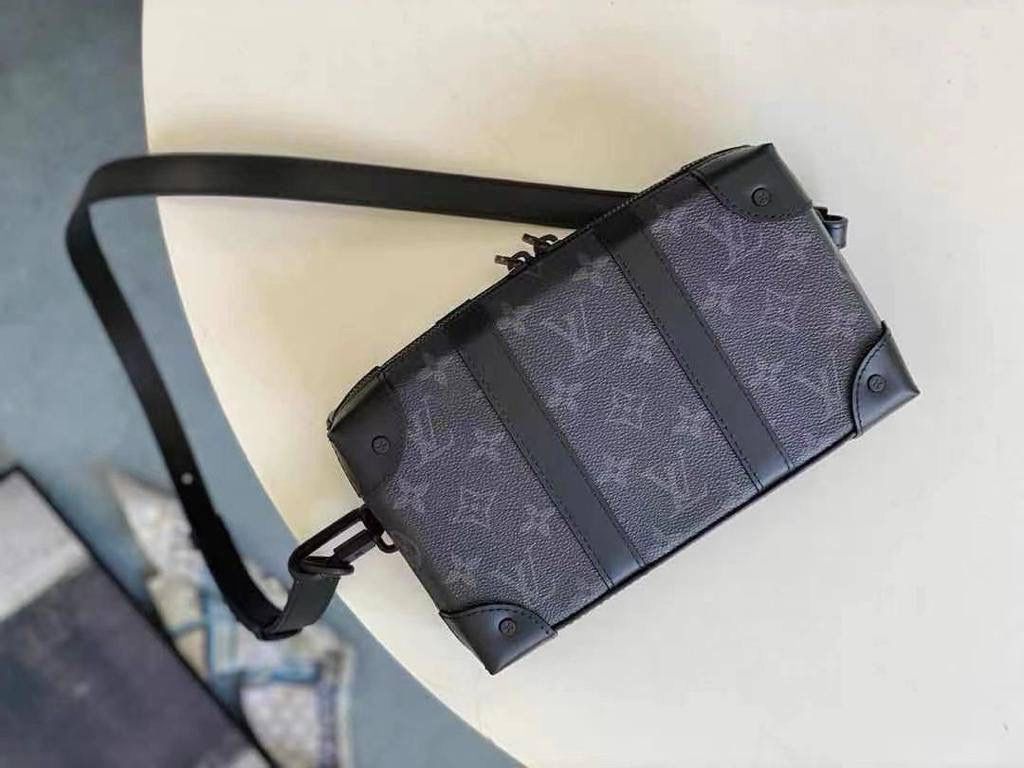 LOUIS VUITTON Soft Trunk bag