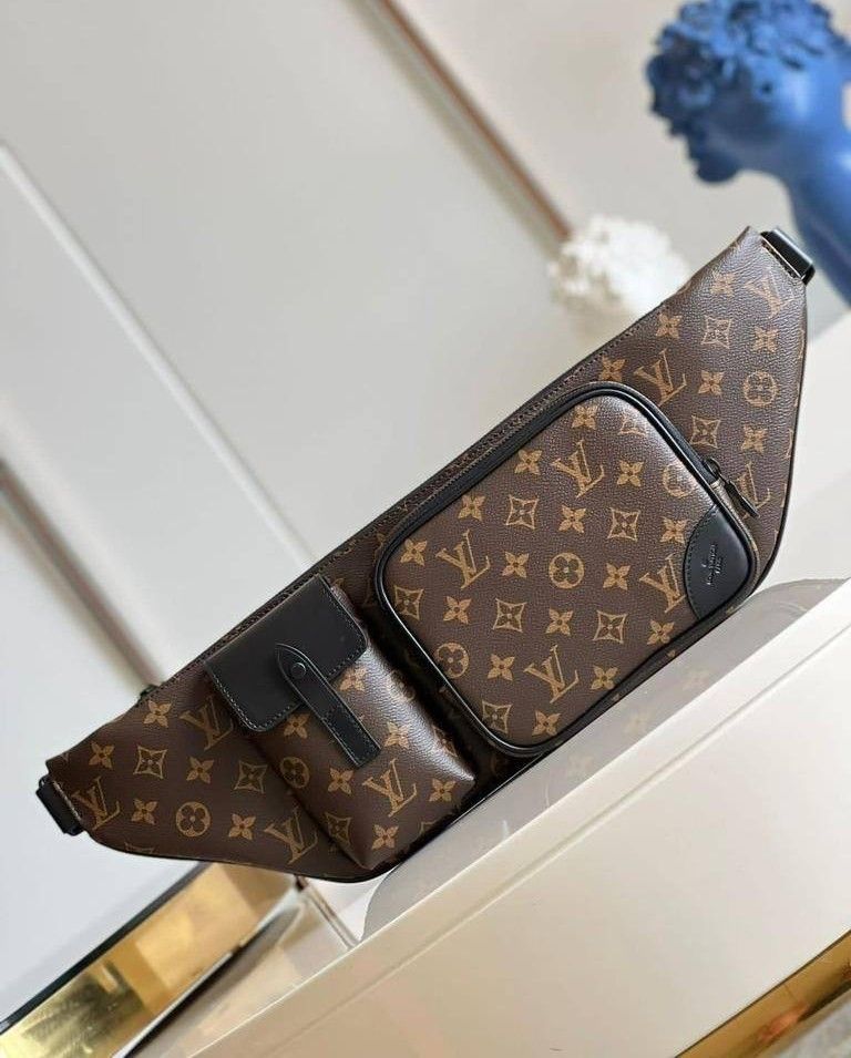 LOUIS VUITTON Christopher Bumbag