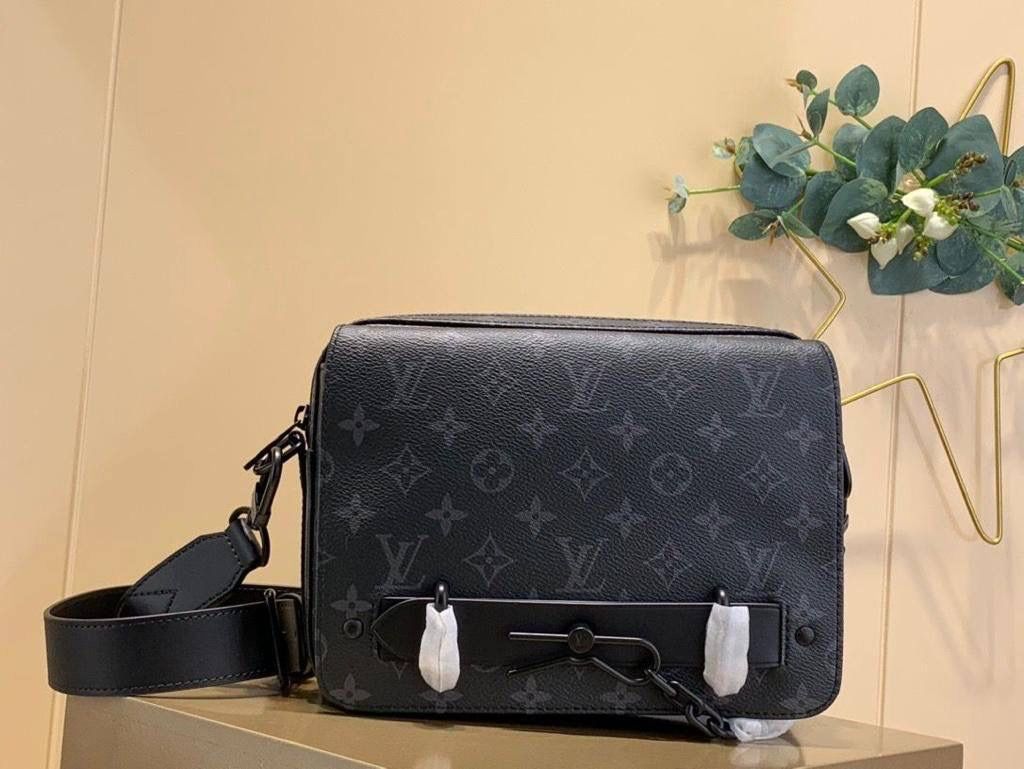 LOUIS VUITTON Steamer Messenger bag