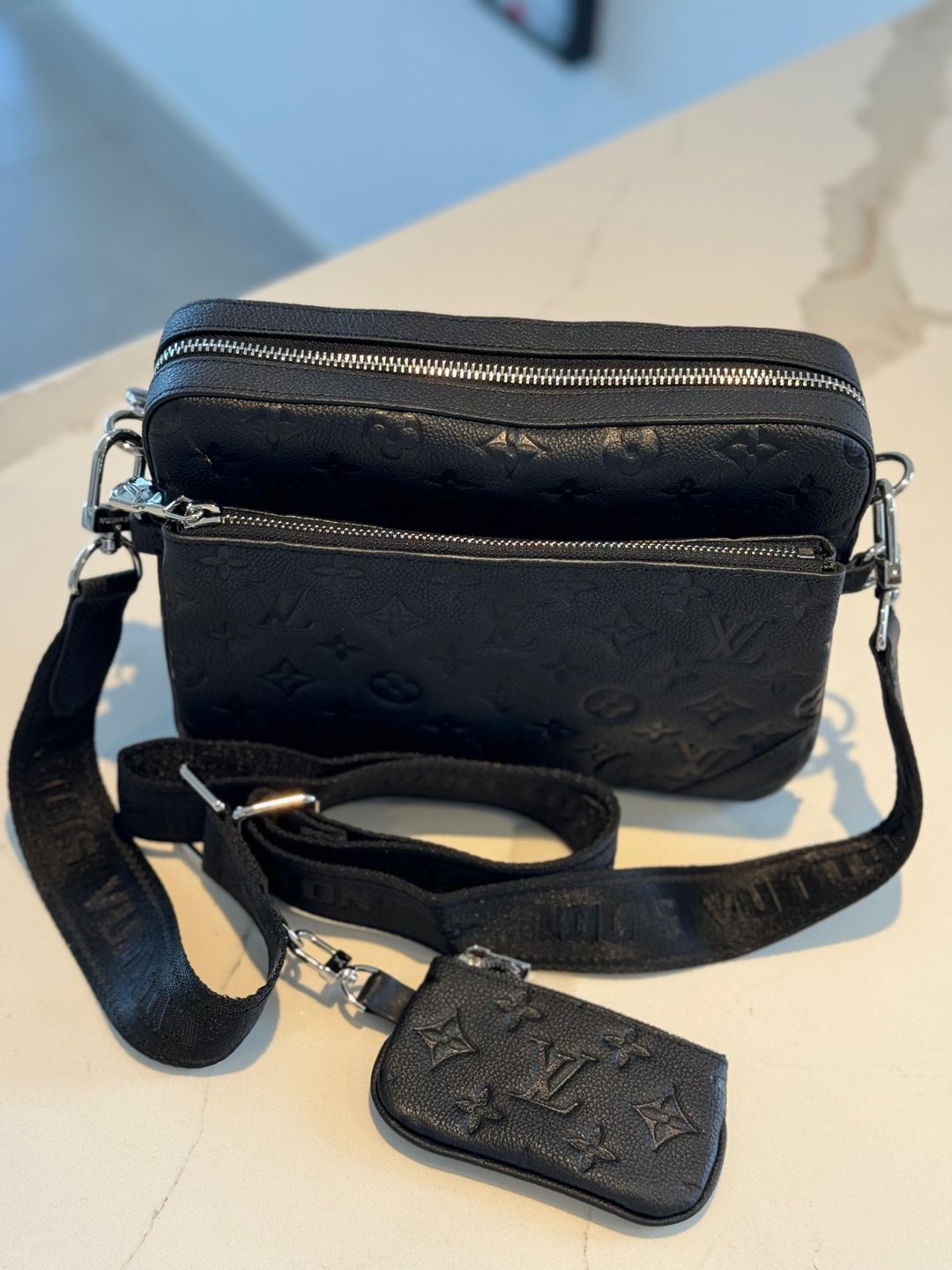  LOUIS VUITTON Trio messenger bag