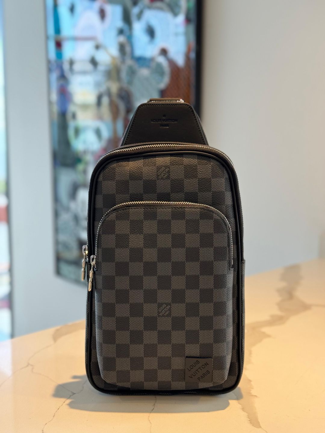 LOUIS VUITTON Avenue Slingbag NM