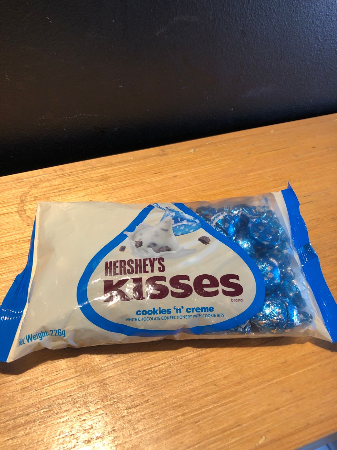 Hershey’s Kisses Cookies n’ Creme 226g