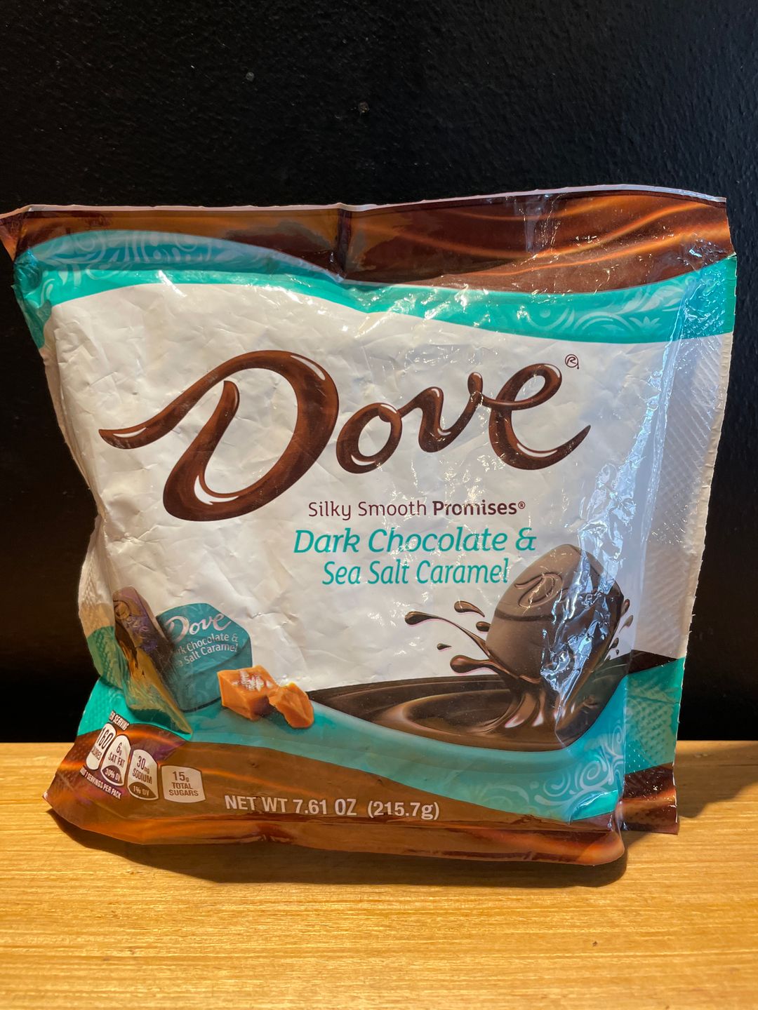 Dove Dark Chocolate & Sea Salt Caramel 215.7g