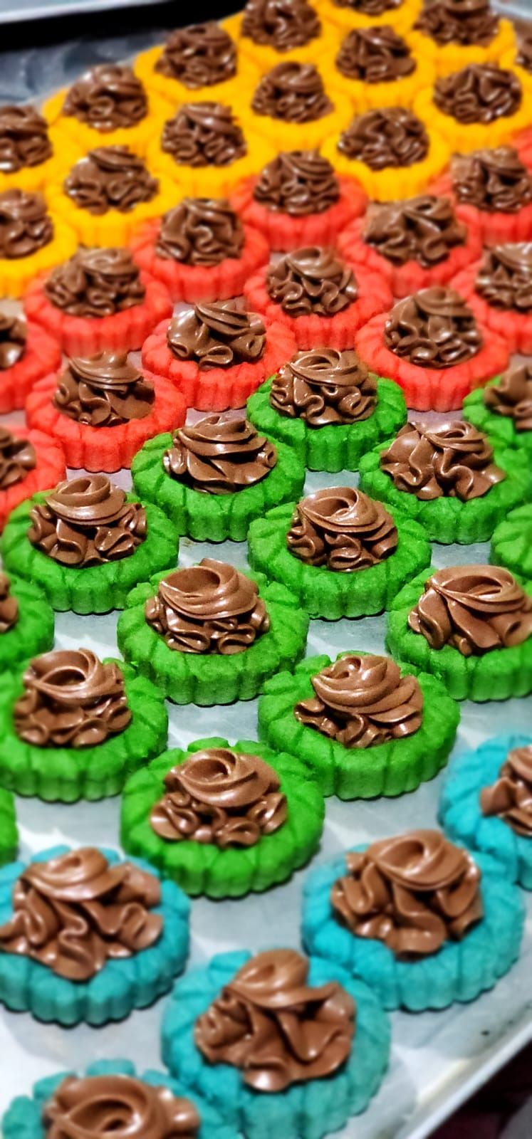 25pcs Rainbow Hazella Tarts 