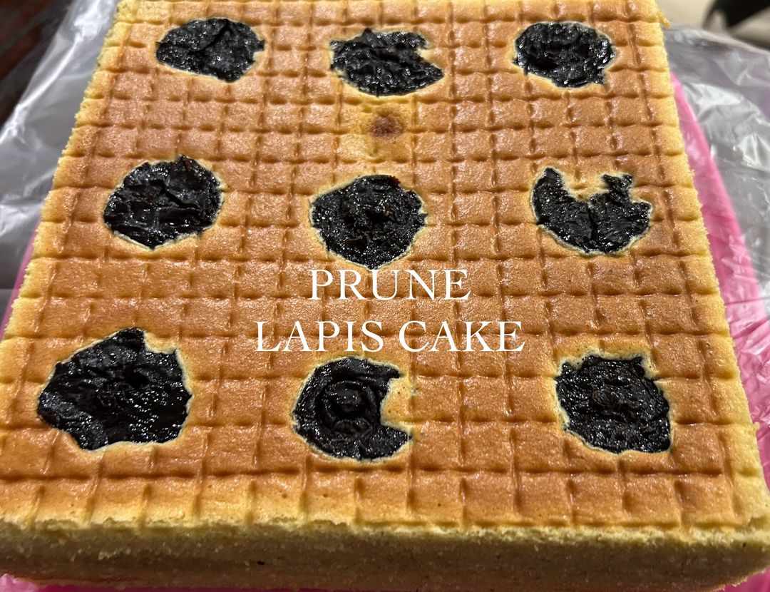 Prune Lapis Cake