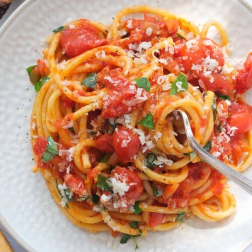 SPAGHETTI WITH SALSA SAUCE CHEESE