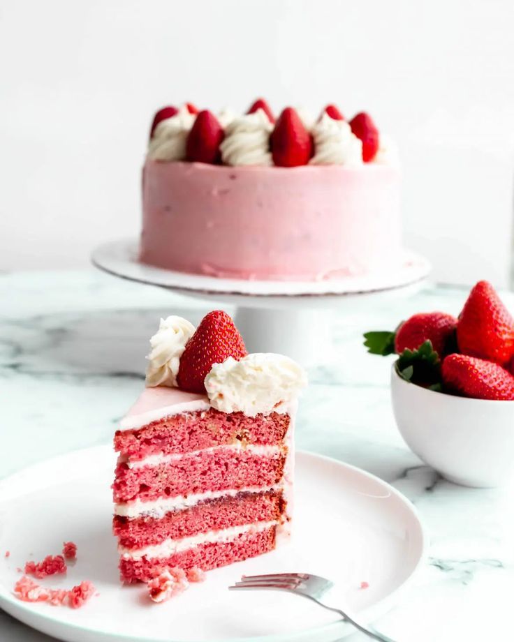 STRAWBERRY CAKE