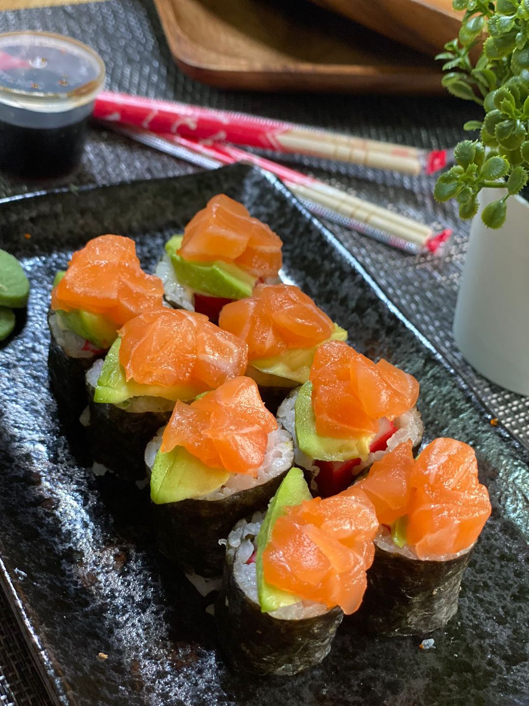 Salmon Safari Maki