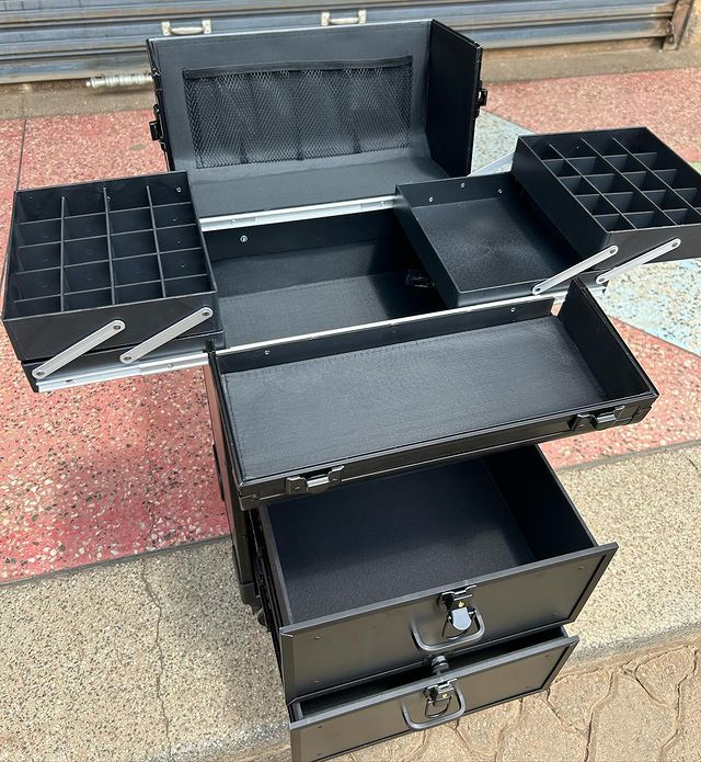 Trolly make up box