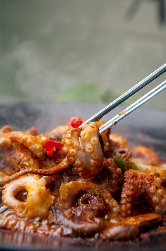 Stir-fried webfoot octopus