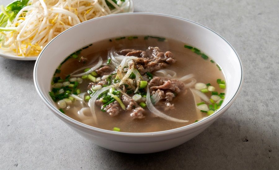 Vietnamese noodle soup (2 servings)