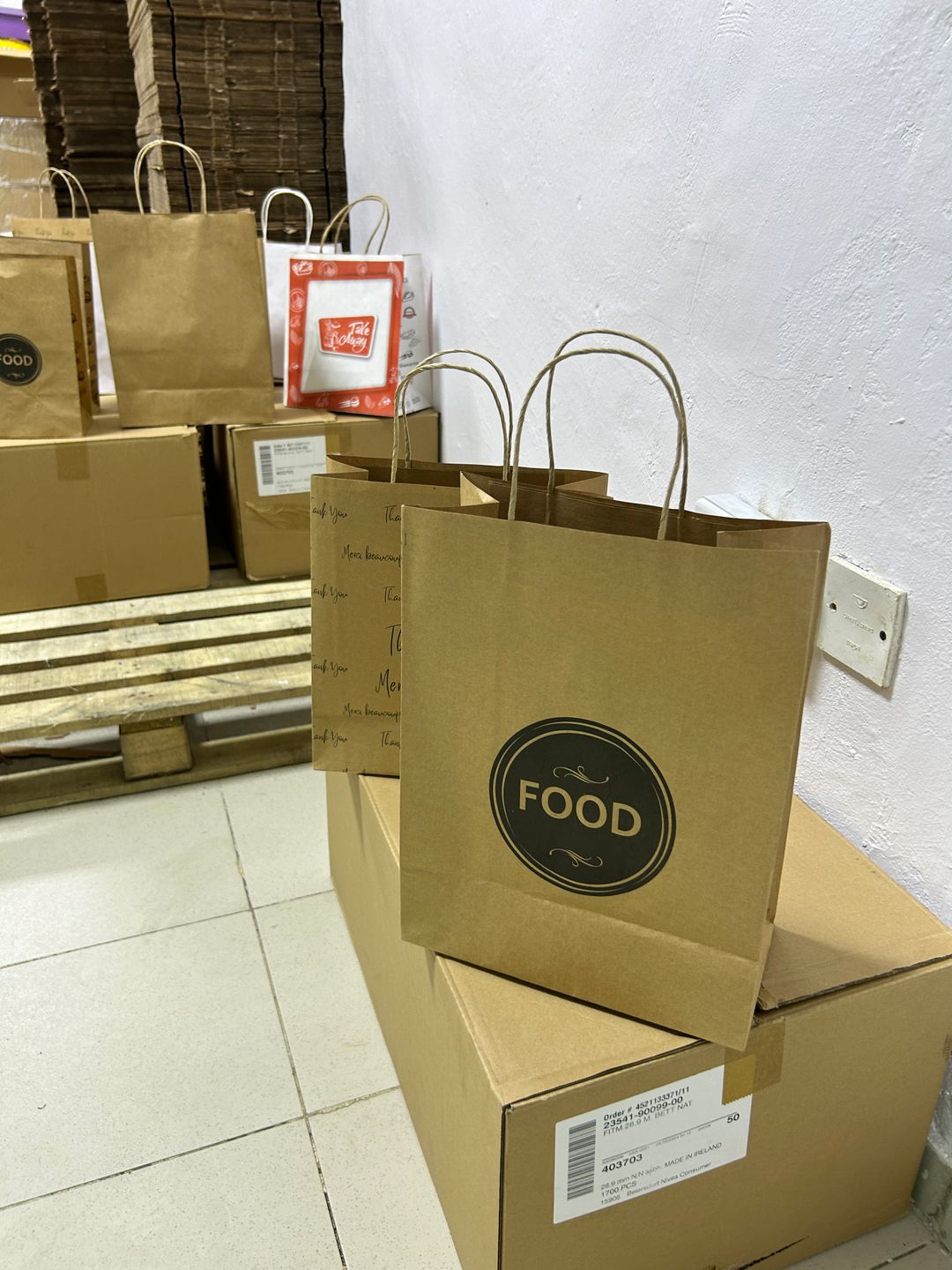 “FOOD” DELIVERY CARRIER BAGS - 10” x 7” x 5.5”  ( WITH HANDLES )