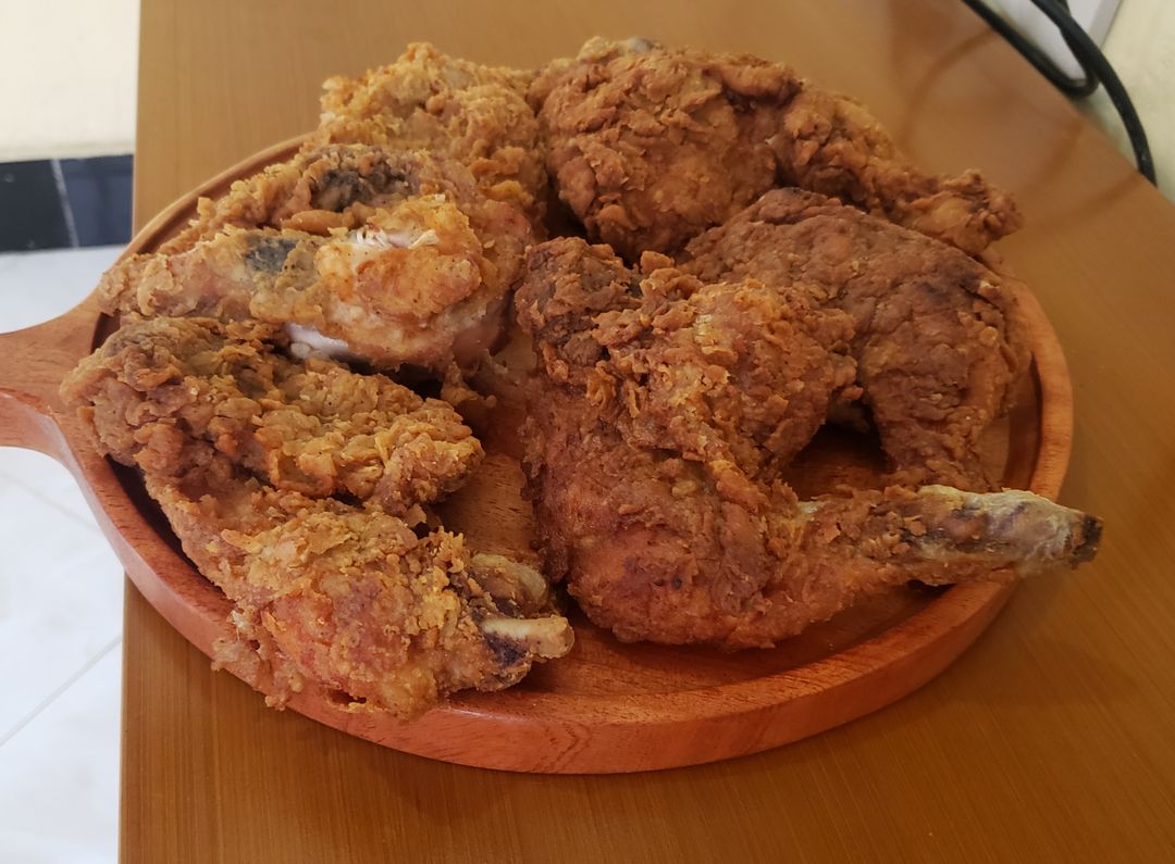 Fried chicken ( kuku wa Ngano wakukaanga)