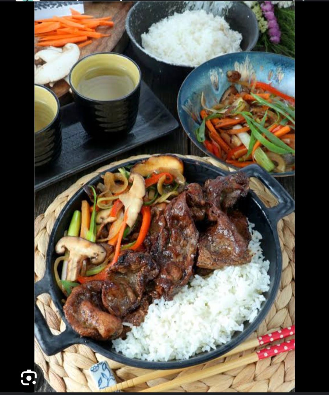 Thin sliced beef with rice and vegetables