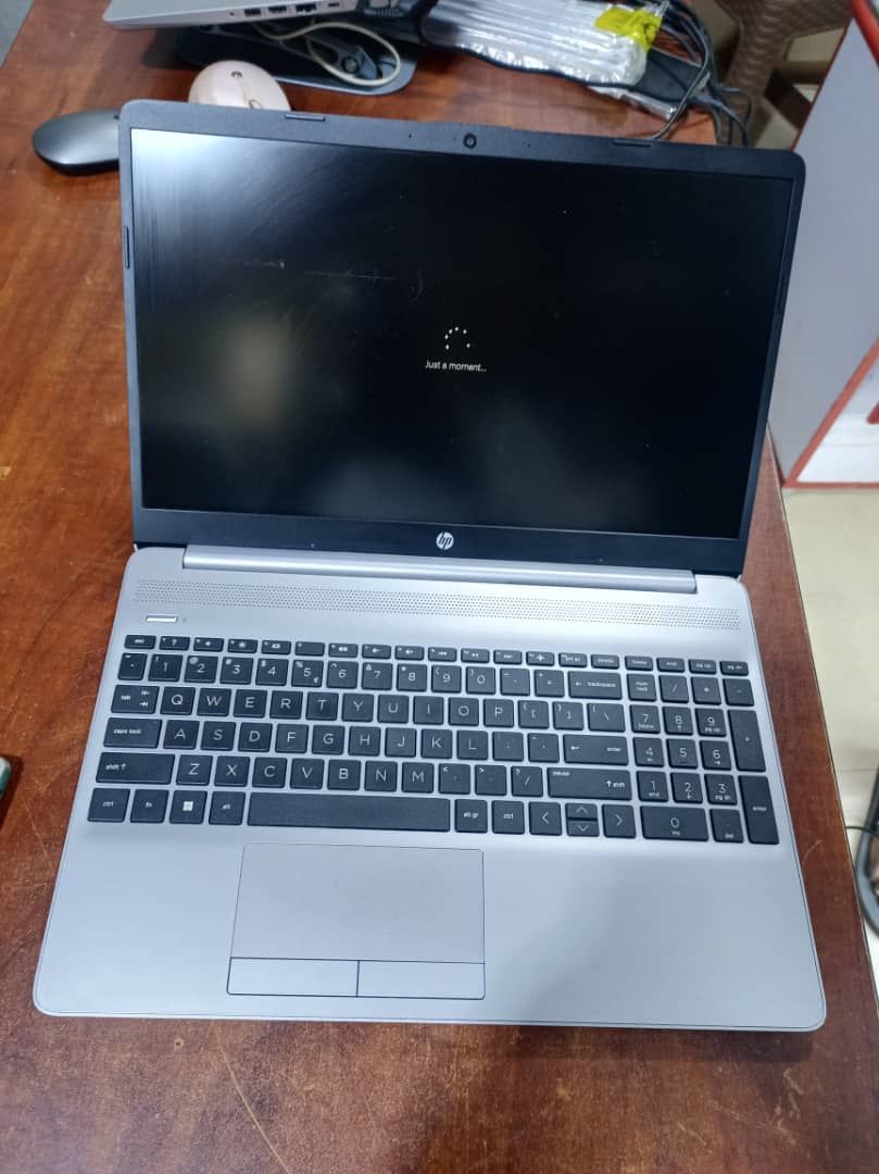 HP Laptop 255G9