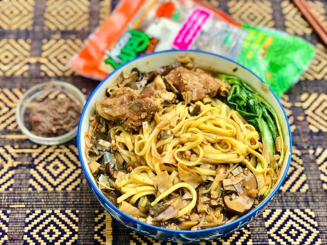 Easy Way_အသင့်ချက် ဝက်နံရိုးပေါင်းကော်ရည်