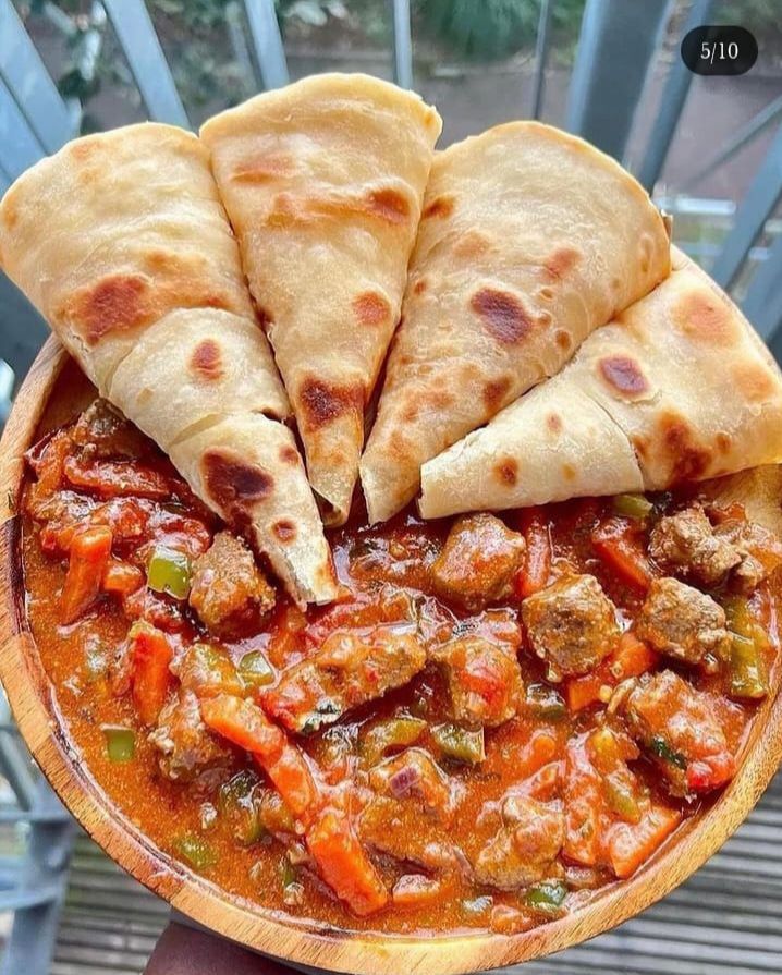 Chapatti Served With Beef Stew