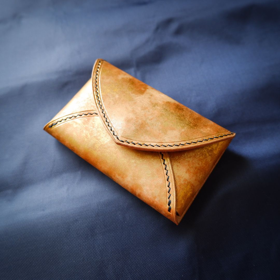 Business Card Holder in gold