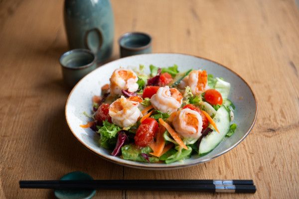 Vegetables salad with shrimps 