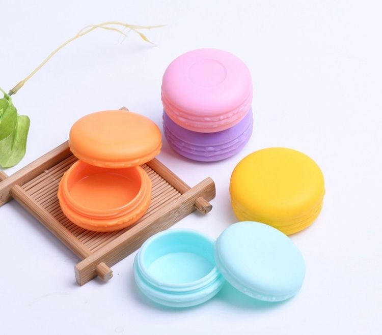 Macaron jars