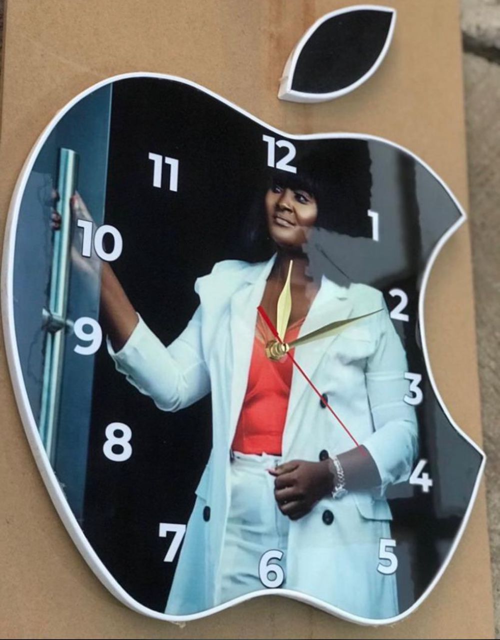 Apple 🍎 clock 12inch 