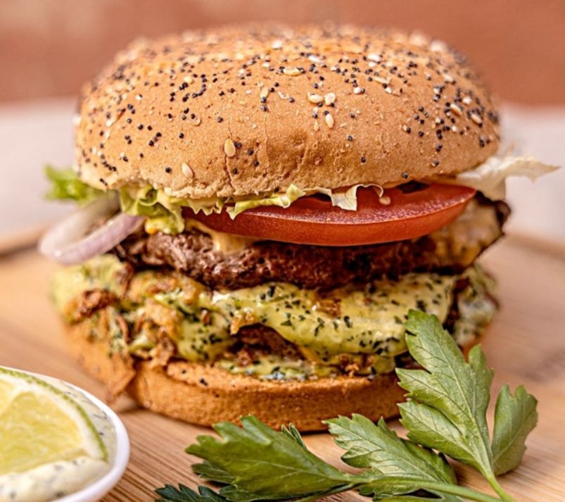 Burger & Chips / Fried Plantain 