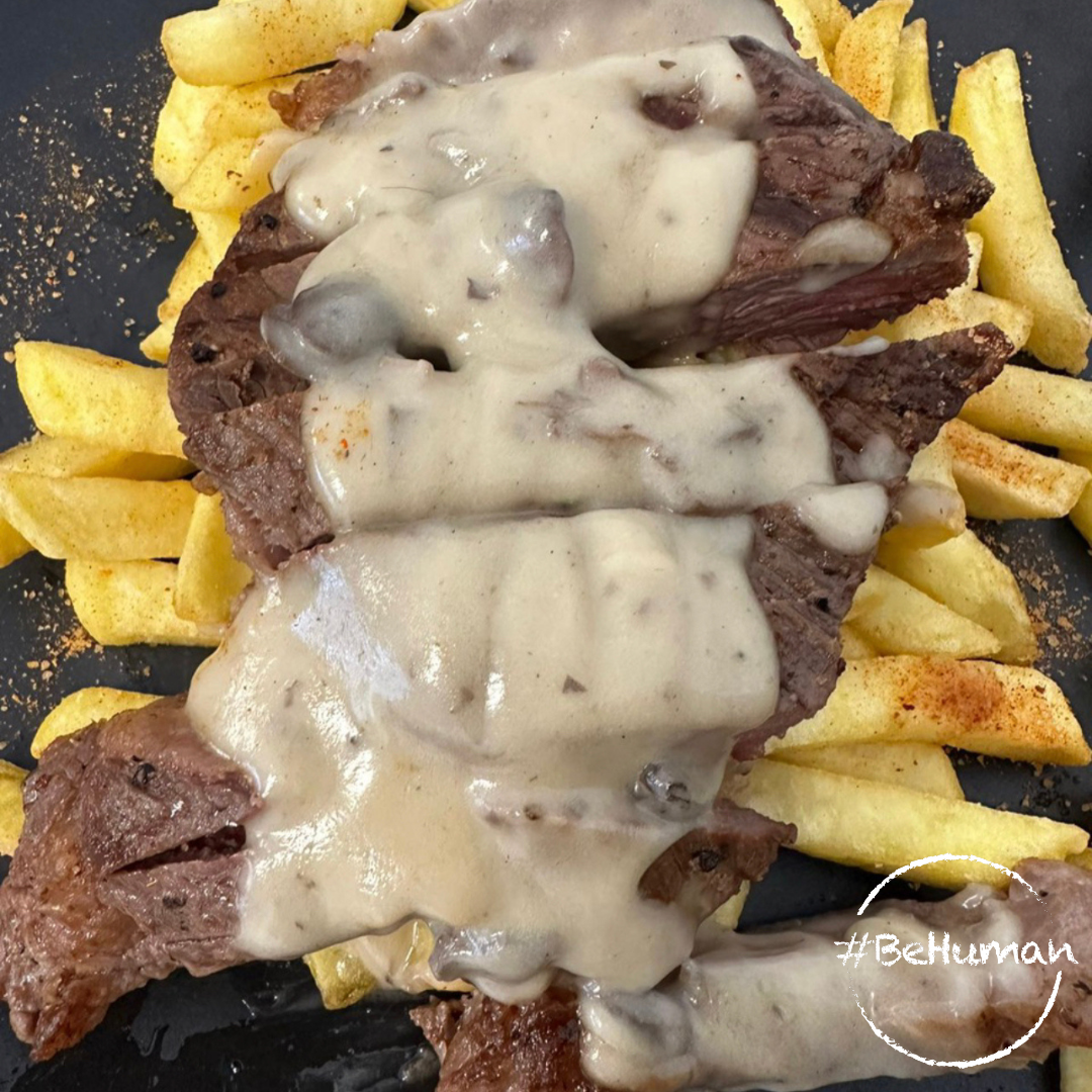 Steak Chips and sauce