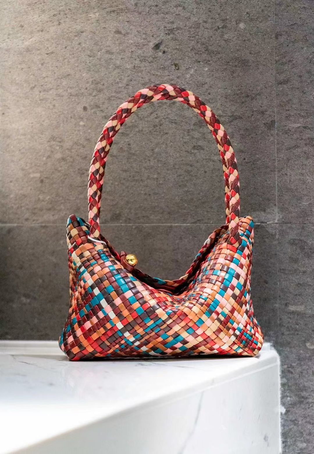 [PREORDER] Big Noelle Weave Sling / Shoulder Bag [Mix Red] 