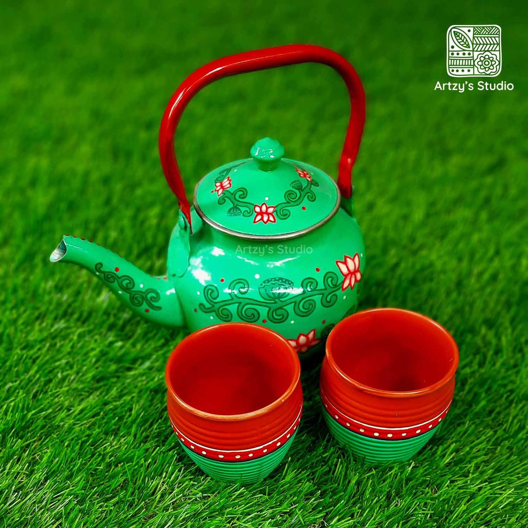 Lotus Design Tea Pot with 2 Ceramic Tea Cup Set