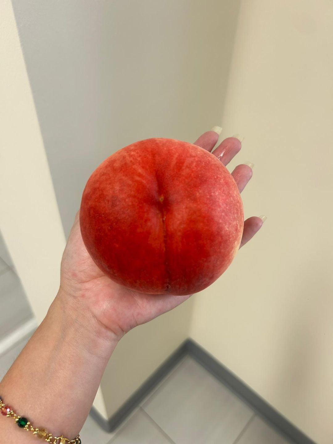 Japan momo peach 