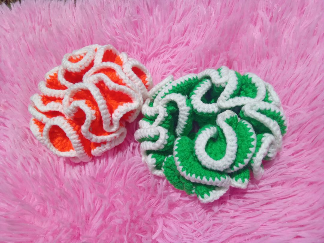 Crochet scrunchie 