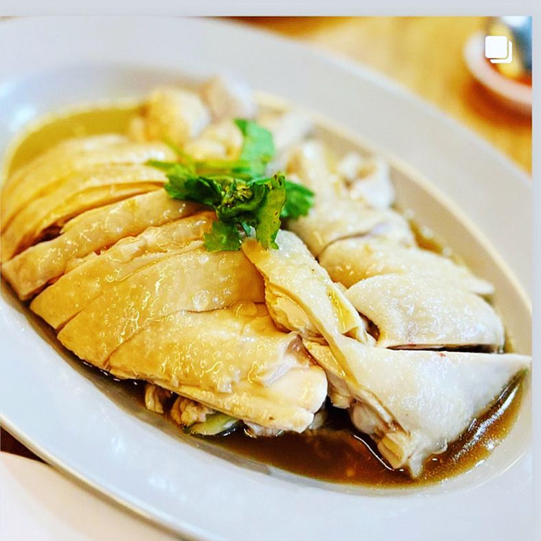 Whole steamed chicken (4 - 8 pax)