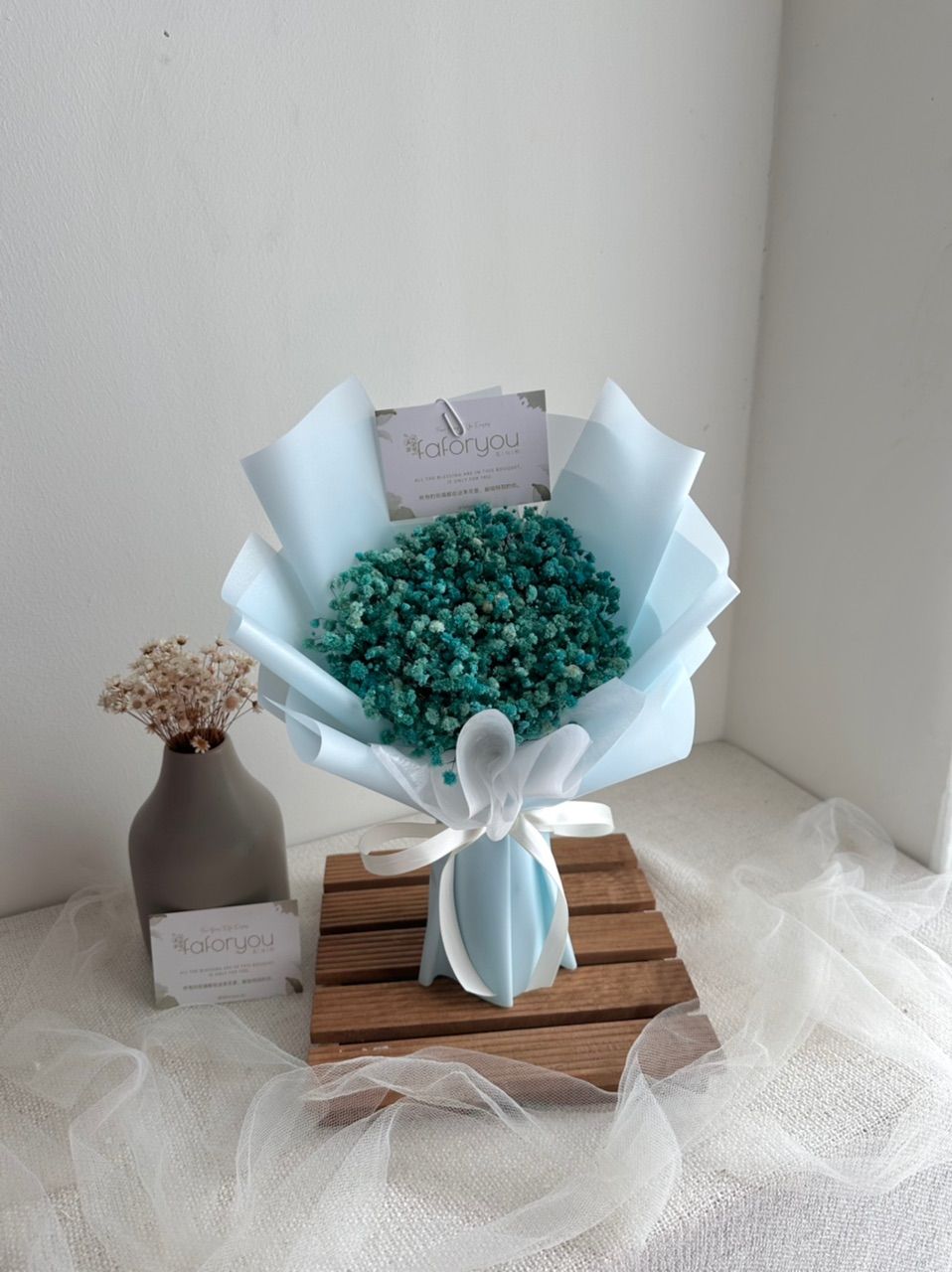 Medium Dried Baby Breath Bouquet