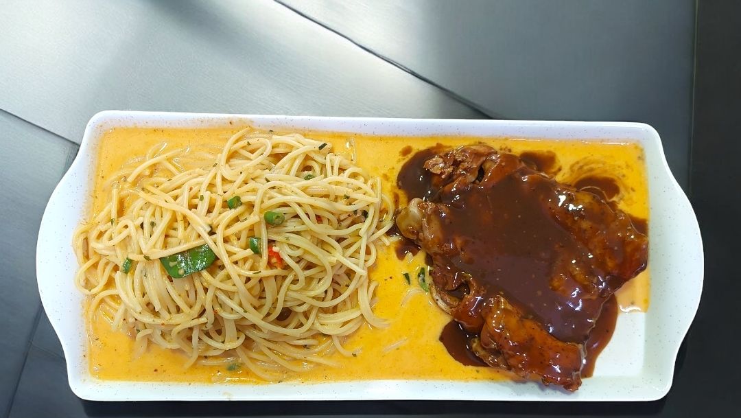 TOMYAM GRILL CHICKEN SPAGHETTI 