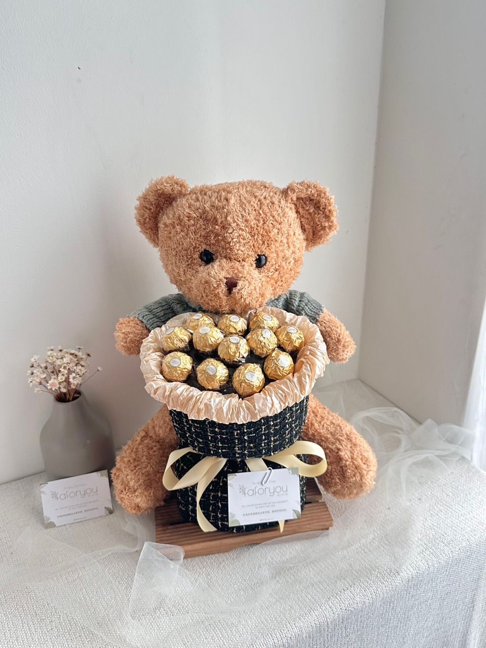 50cm Bear Chocolate Round Bouquet