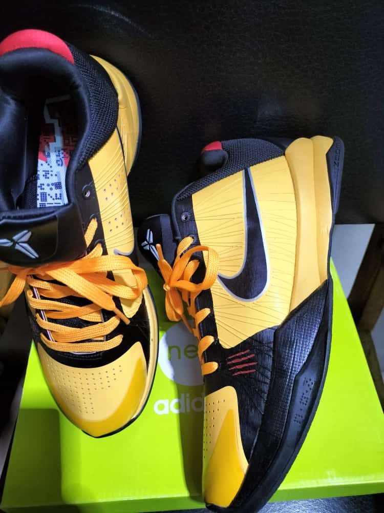 Chaussures de basket Kobe_ Édition Jaune Noir