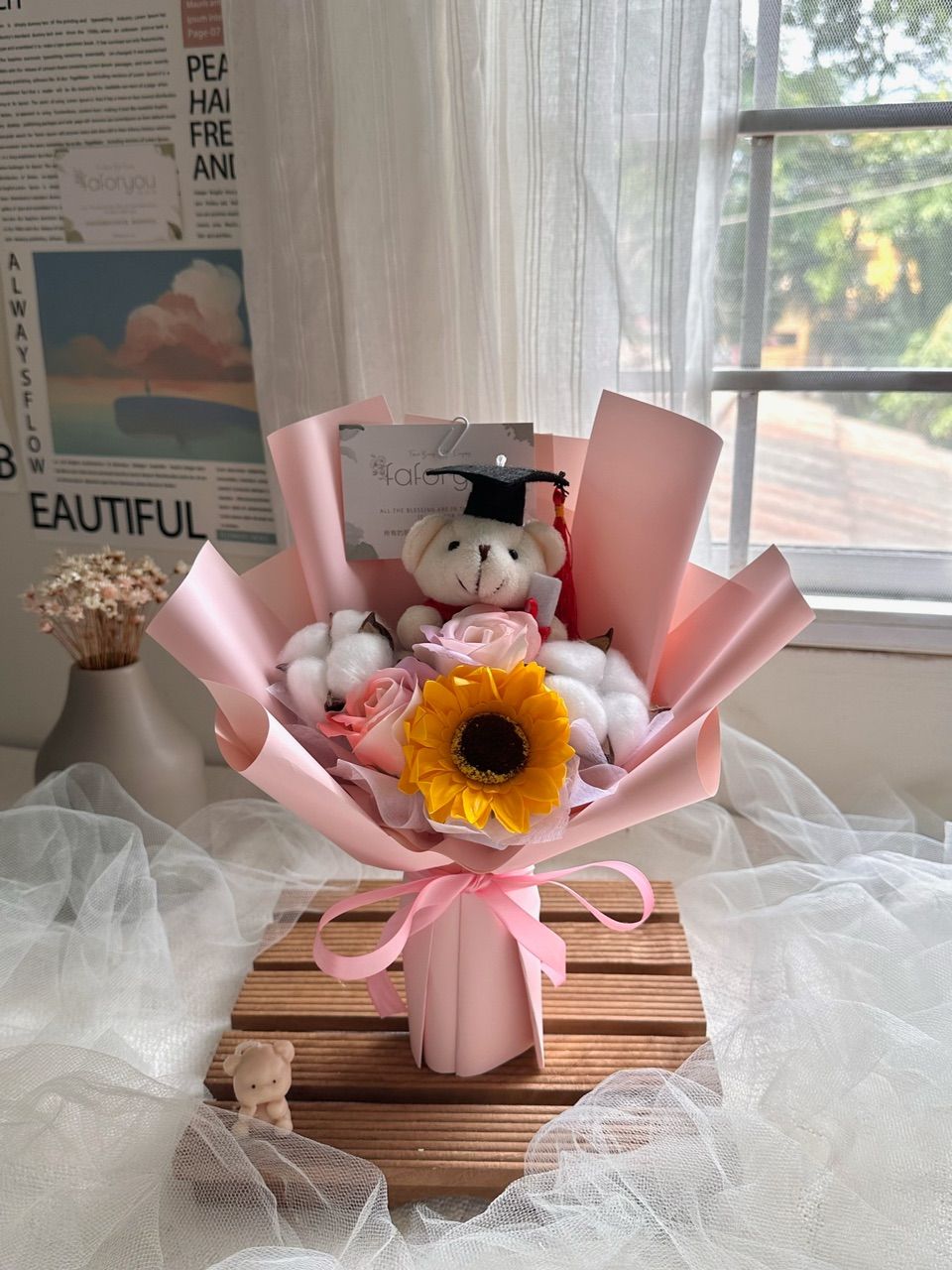 Graduation Bear Mixed Bouquet (Cotton)