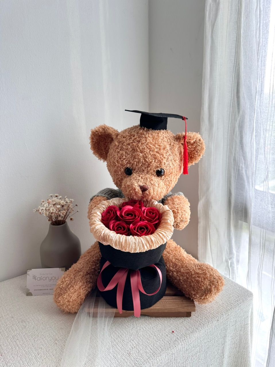 50cm Bear Graduation Round Bouquet