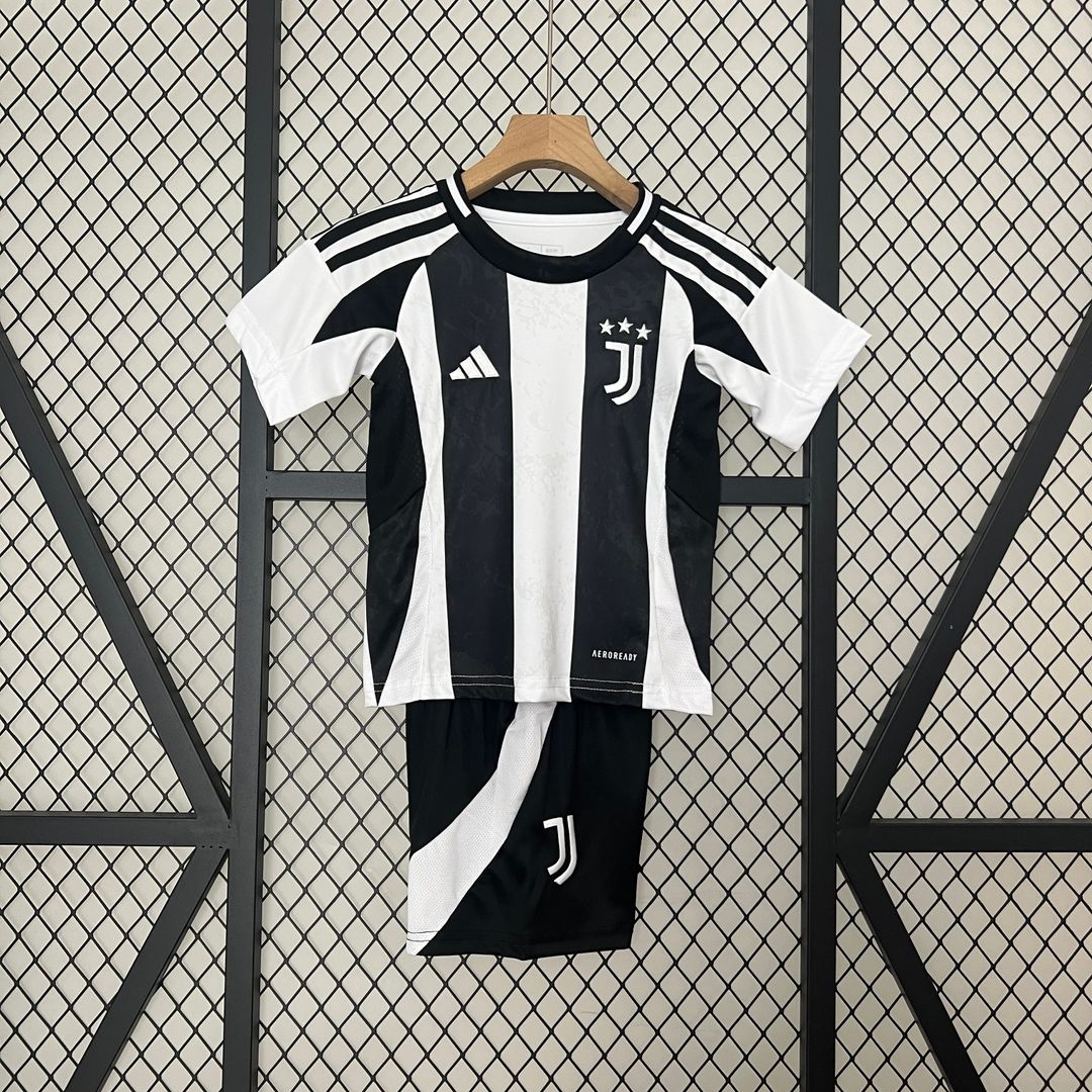 Kit Juventus Principal 24/25